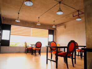 Travelbee Seaside Inn