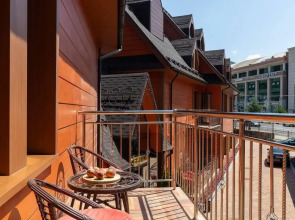 Апартаменты в отеле Red Wood (Ред Вуд)