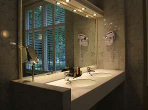 Apollofirst Boutique Hotel