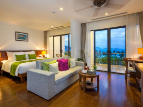Cam Ranh Riviera Beach Resort & Spa