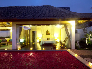 Avery Le Nixsun Villas by Waringin Hospitality