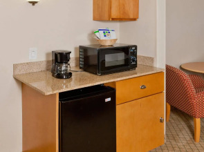 Holiday Inn Express & Suites Nearest Universal Orlando by IHG