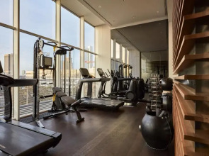 Roomers Frankfurt Central, Autograph Collection