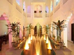 Jyoti Mahal A Royal Heritage Hotel - 5 Mins from New Delhi Railway station & 2Mins From Metro