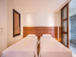 Alron Hotel Kuta Powered by Archipelago