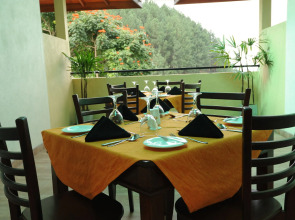 Отель Melheim Kandy Villas