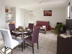 Adonis Carcassonne Résidence la Barbacane