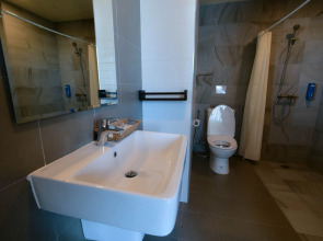 The Sixteenth Naiyang Beach Hotel