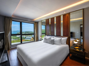 Курортный отель MIDA Grande Resort Phuket