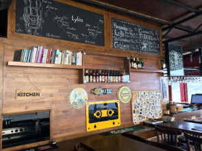 El Camino Hostel & Pub