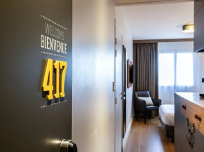 Best Western Plus Suitcase Paris La Defense