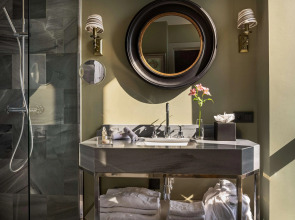 NH Collection Valencia Colón