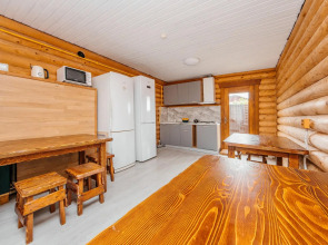 House Izbushka (Zhiloj dom)