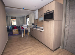 New Art's DownTown Hotel