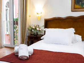 Отель Reina Cristina