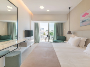 Napa Mermaid Hotel & Suites