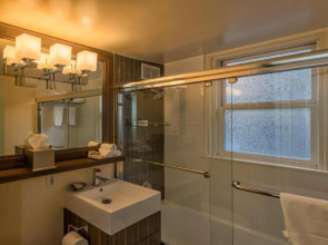 Executive Hotel Pacific