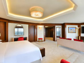 Sheraton Grand Doha Resort & Convention Hotel