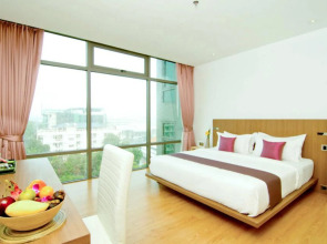 Seven Zea Chic Hotel