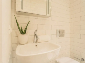 Your Private Harbour Nearby George Clooney