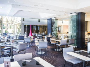 Отель Mercure Paris Centre Tour Eiffel 