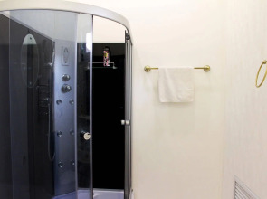 Sherlock Homes Art Hostel