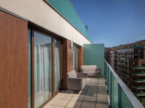 Escala Hotel & Suites