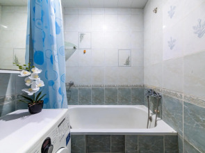 Bon voyage  на улице Братьев Нурбагандовых