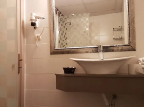 Ileri Hotel & Apartments