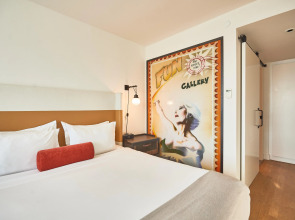 Hotel Indigo Lower East Side New York by IHG