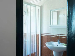 Orhan Kutbay'in Evi Turyolu Cafe Pansiyon