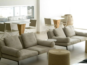 Napa Mermaid Hotel & Suites