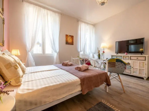 Old City Studios 2 - Adults only