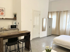 Ha-Carmel Market Apartment