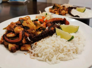 Blue Water Thoddoo Inn