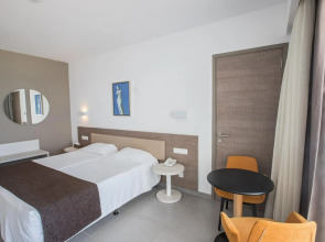 Vassos Nissi Plage Hotel & Spa