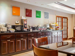 Comfort Suites East Brunswick - South River