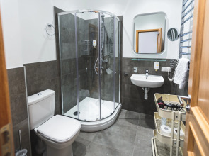 Отель Riga Lux Apartments – Skolas