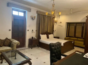 VILLA 33 Bed & Breakfast