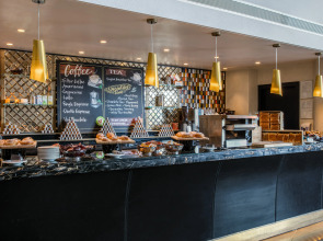 Crowne Plaza London - Battersea