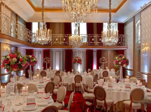 Отель Plaza Athenee