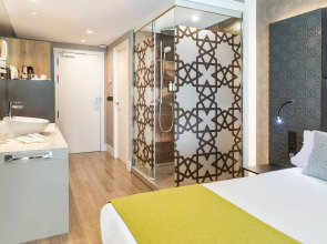 Catalonia Giralda Hotel