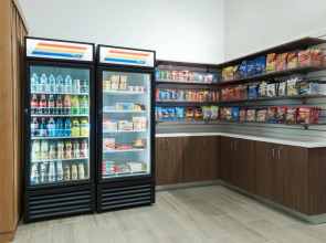 Holiday Inn Express & Suites Nearest Universal Orlando by IHG