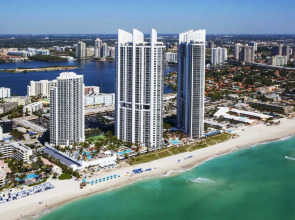 Trump International Beach Resort