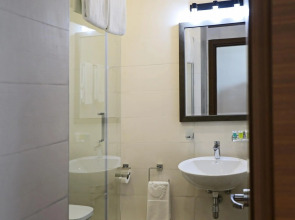 Ambassadori Kachreti Hotel & Golf Resort