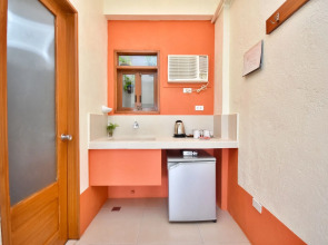 Agos Boracay Rooms + Beds