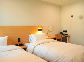 Mipo Oceanside Hotel