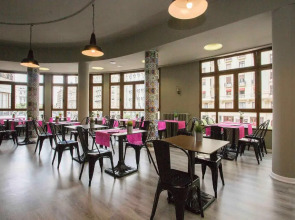 Casual Vintage Valencia Hotel