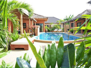 Panisara Pool Villa Huahin