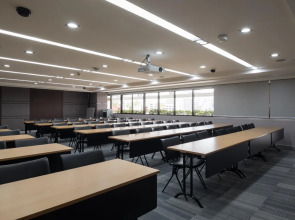 Отель Centre Point Silom